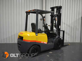 TCM 2.5 Tonne Diesel Forklift 4000mm Lift Height 2 Stage Clear View Mast  3167 Low Hours - picture2' - Click to enlarge