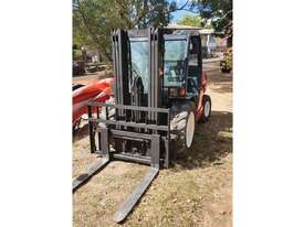 Manitou MH25-4T, 2.5Ton (3.7m Lift) Diesel Forklift - picture1' - Click to enlarge
