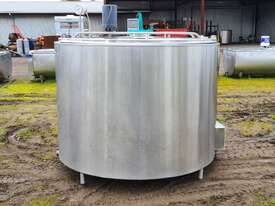 STAINLESS STEEL TANK, MILK VAT 2800lt - picture1' - Click to enlarge