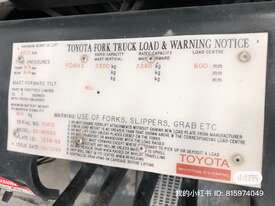 Toyota Forklift - picture0' - Click to enlarge