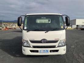 Hino 300 - picture0' - Click to enlarge
