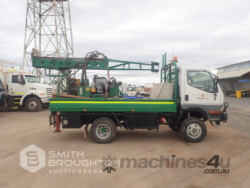 2007 MITSUBISHI CANTER 500/600 4X4 TRUCK & TRAY MOUNTED JACRO 200 DRILLING RIG