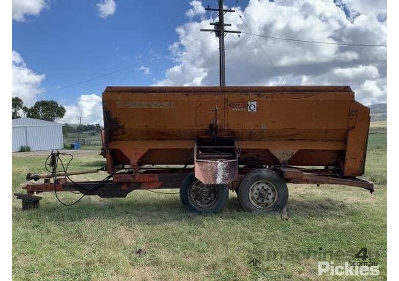 Used Butler Oswalt Feed Mixer Bin Feed Mixer Wagon in , Listed on