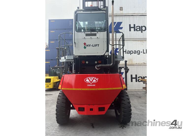 caption CVS FERRARI - HYBRID EMPTY CONTAINER HANDLER **Game Changer** - Hire