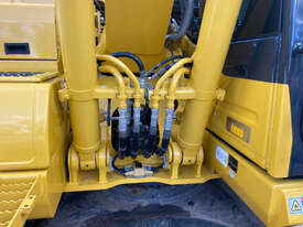 Komatsu PC170LC-11 Tracked-Excav Excavator - picture1' - Click to enlarge