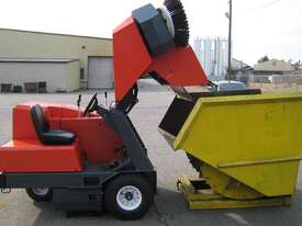 Hako Atlas sweeper  with Trailer  - picture1' - Click to enlarge
