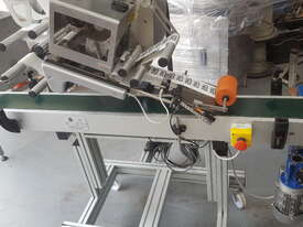 Horizontal labelling machine - picture0' - Click to enlarge