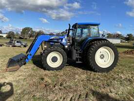 New Holland TM190 - picture2' - Click to enlarge