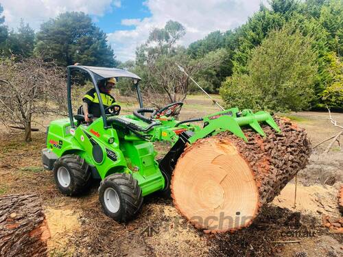 Avant 528 ArborPro Mini Loader with HD Log Grab