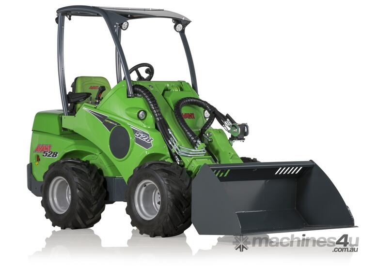 Avant 528 ArborPro Mini Loader with HD Log Grab
