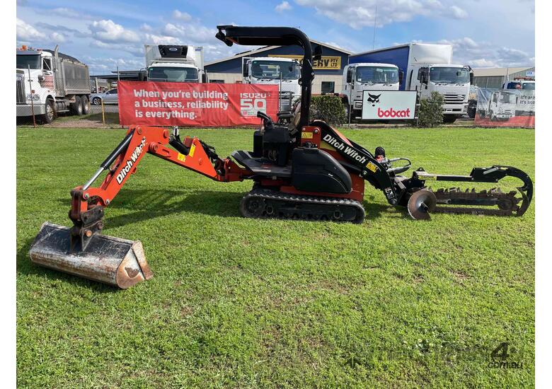 Used 2011 ditch witch Ditch Witch XT855 Tracked Mini Loaders in