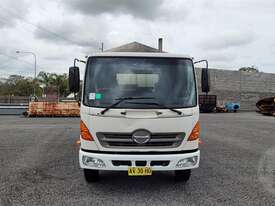 Hino FD1J - picture1' - Click to enlarge