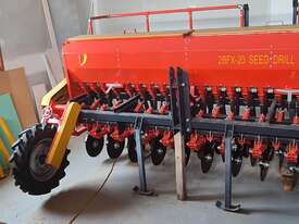 Drill Seeder with Fertilizer Dispenser - picture0' - Click to enlarge