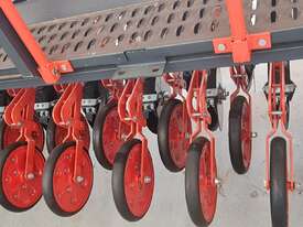 Drill Seeder with Fertilizer Dispenser - picture1' - Click to enlarge