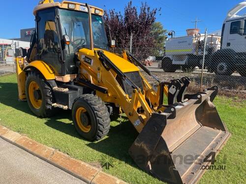 Backhoe JCB 3CX 4x4 2008 2782 hours Ex-government