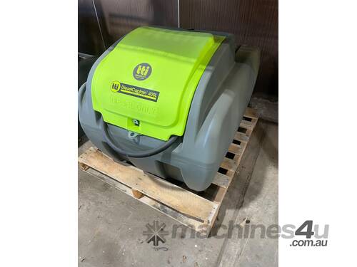 caption New TTI Diesel Captain 400L Portable Fuel Cell 40LPM