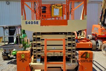 JLG M4069 40ft RTS Scissor Lift dual energy
