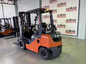 2017 TOYOTA 32-8FG25 DELUXE MODEL   LPG GAS FORKLIFT 4700 CONTAINER MAST - picture0' - Click to enlarge