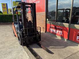 2017 TOYOTA 32-8FG25 DELUXE MODEL   LPG GAS FORKLIFT 4700 CONTAINER MAST - picture1' - Click to enlarge