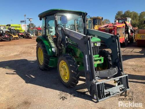 John Deere 5075E