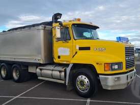 Mack Fleet Liner - picture0' - Click to enlarge