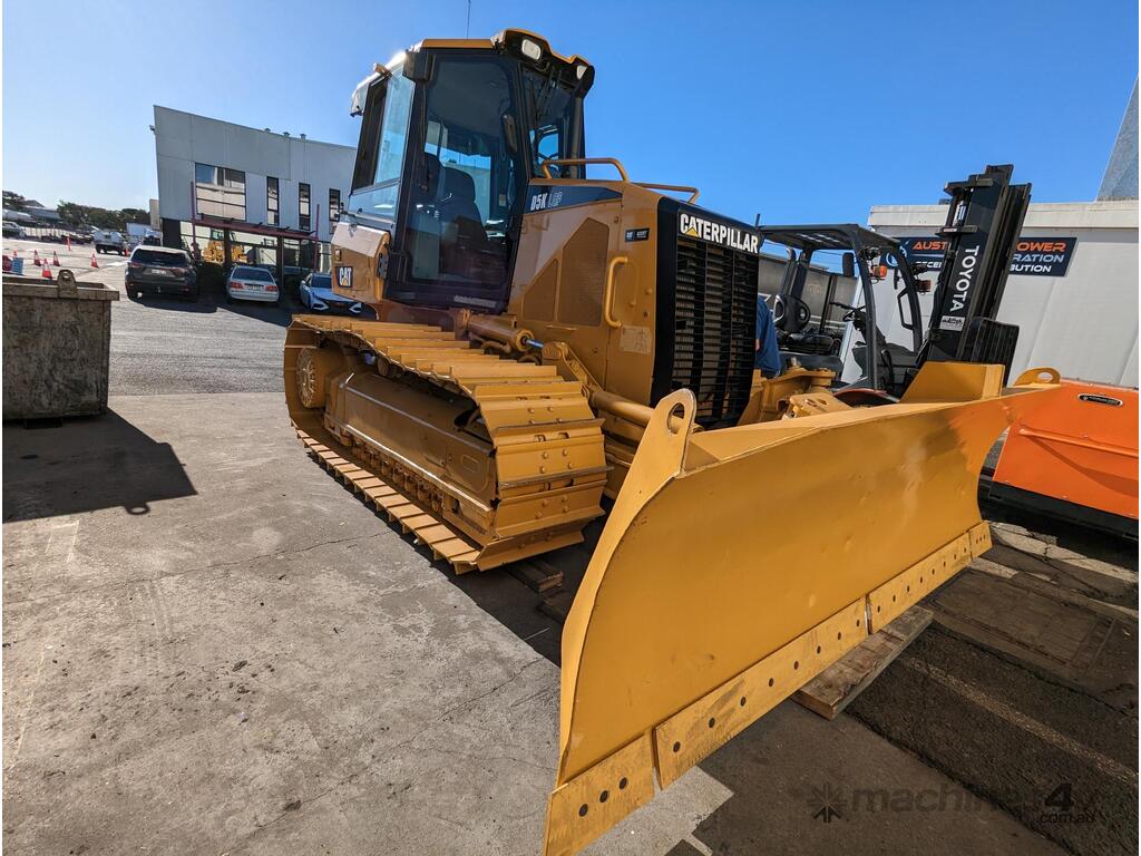 Used 2009 Caterpillar (Japan D5K LGP Dozer in , Listed on Machines4u