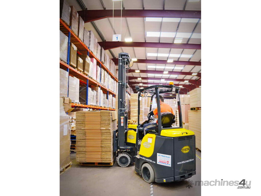 New aislemaster Narrow Aisle Articulated Forklift Reach Trucks in