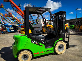 UN Forklift 2.5T Lithium: Forklifts Australia - The Industry Leader! - picture0' - Click to enlarge