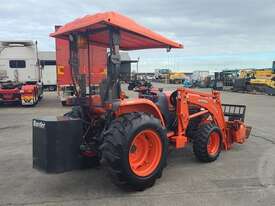 Kubota L4240 - picture0' - Click to enlarge