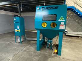 Abrasive Blasting Cabinet - picture0' - Click to enlarge