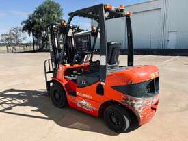 Diesel Forklift with Container Mast - picture1' - Click to enlarge