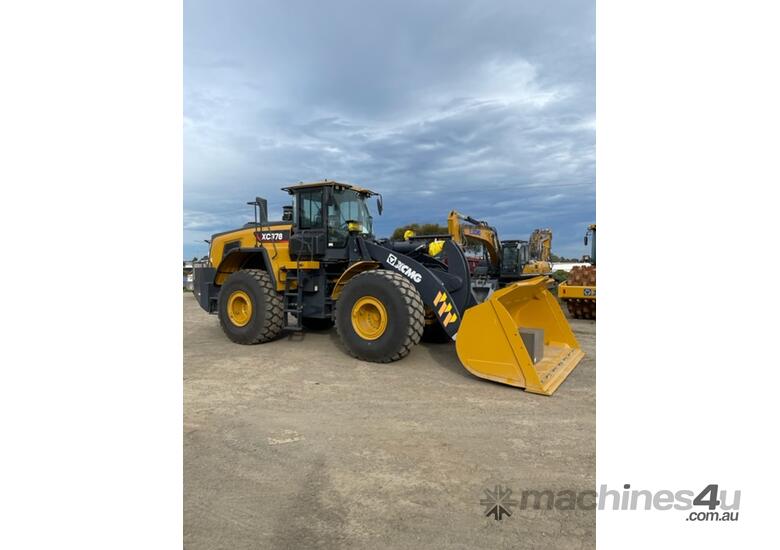 XC978 Wheel Loader - Only 1 left!