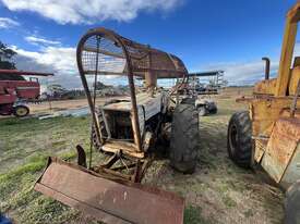 FORD COUNTY 1164 TRACTOR - picture0' - Click to enlarge