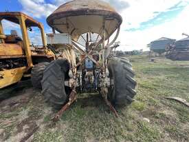 FORD COUNTY 1164 TRACTOR - picture1' - Click to enlarge