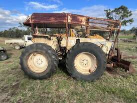 FORD COUNTY 1164 TRACTOR - picture2' - Click to enlarge