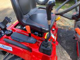 Massey Ferguson GC1723 compact tractor - picture2' - Click to enlarge