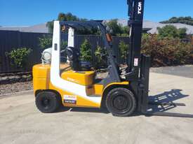 TCM Forklift 3T - picture0' - Click to enlarge