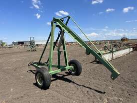 John Deere 2T Crane - picture1' - Click to enlarge