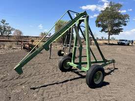 John Deere 2T Crane - picture2' - Click to enlarge