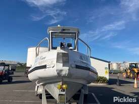 Ocean Cylinder 7300 Boat & Trailer Combination - picture2' - Click to enlarge