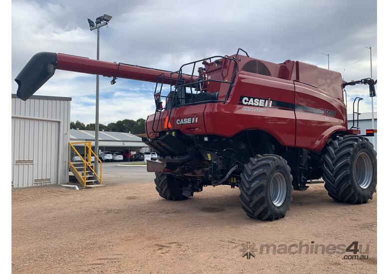 Case IH 7140 Axial Flow Combine