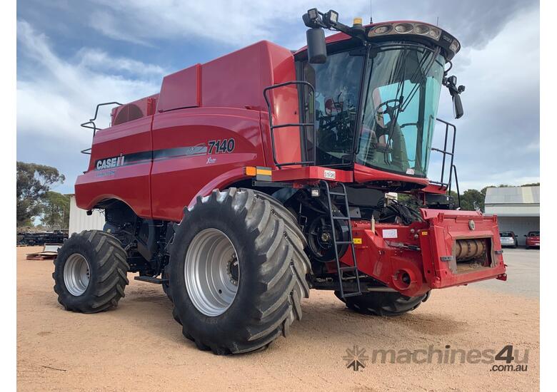 Case IH 7140 Axial Flow Combine
