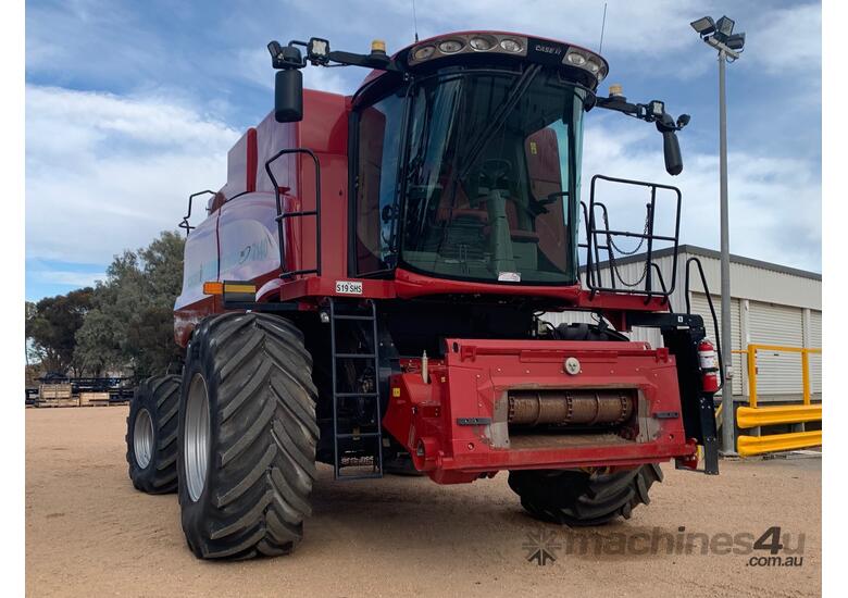 Case IH 7140 Axial Flow Combine