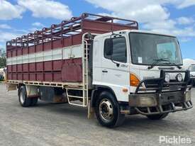 2004 Hino GH1J Cattle Truck - picture0' - Click to enlarge