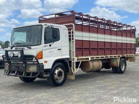 2004 Hino GH1J Cattle Truck - picture1' - Click to enlarge