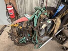 Quantity of Lifting Chains & Slings - picture1' - Click to enlarge