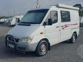 Mercedes-Benz Sprinter 208 - picture1' - Click to enlarge