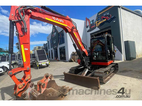 caption Kubota KX-80 8T Excavator: Full Service History, Steel Tracks, Rubber Pads & 3 Buckets