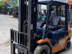 TOYOTA 42-7FG25 2.5 Tonne Container Mast LPG Forklift - picture0' - Click to enlarge