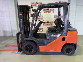 2018 Toyota 32-8FG25- DELUXE 4500 3 STAGE Container entry forklift  - picture0' - Click to enlarge